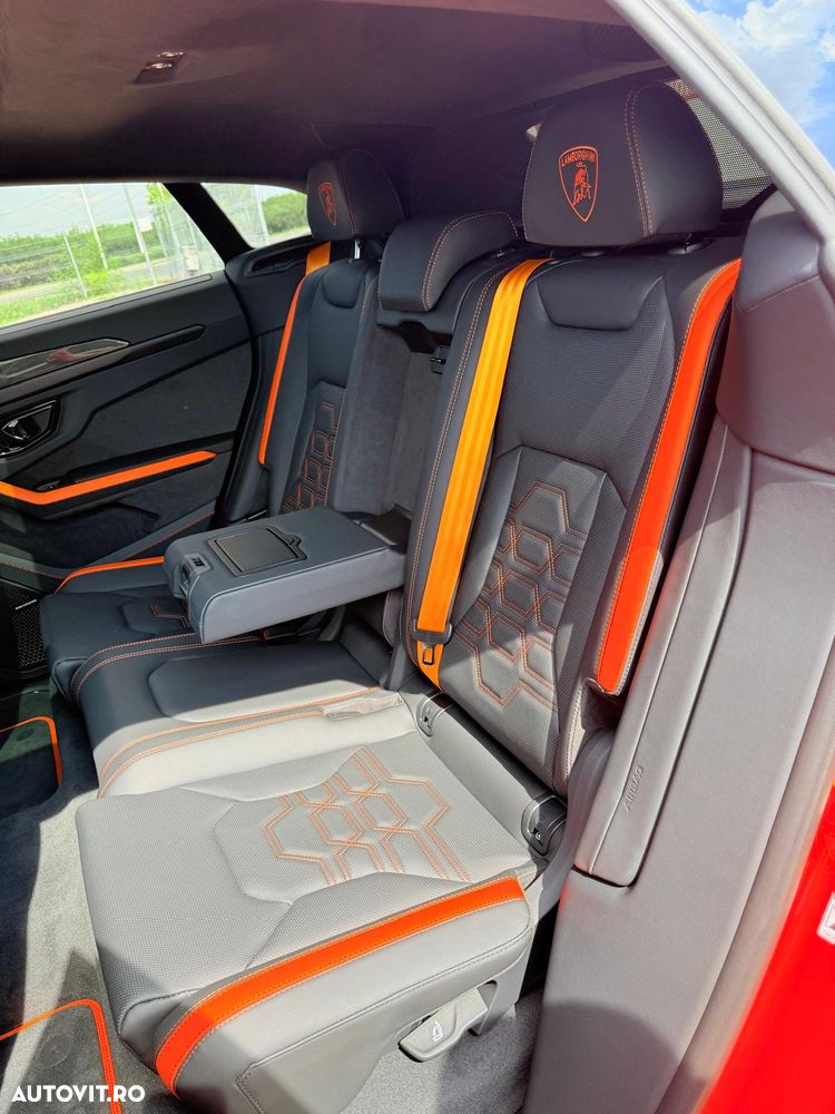 Lamborghini URUS - 13