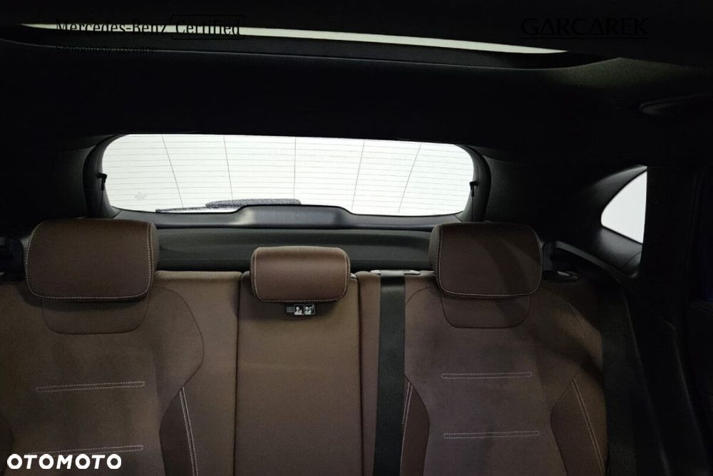 Mercedes-Benz GLA - 25