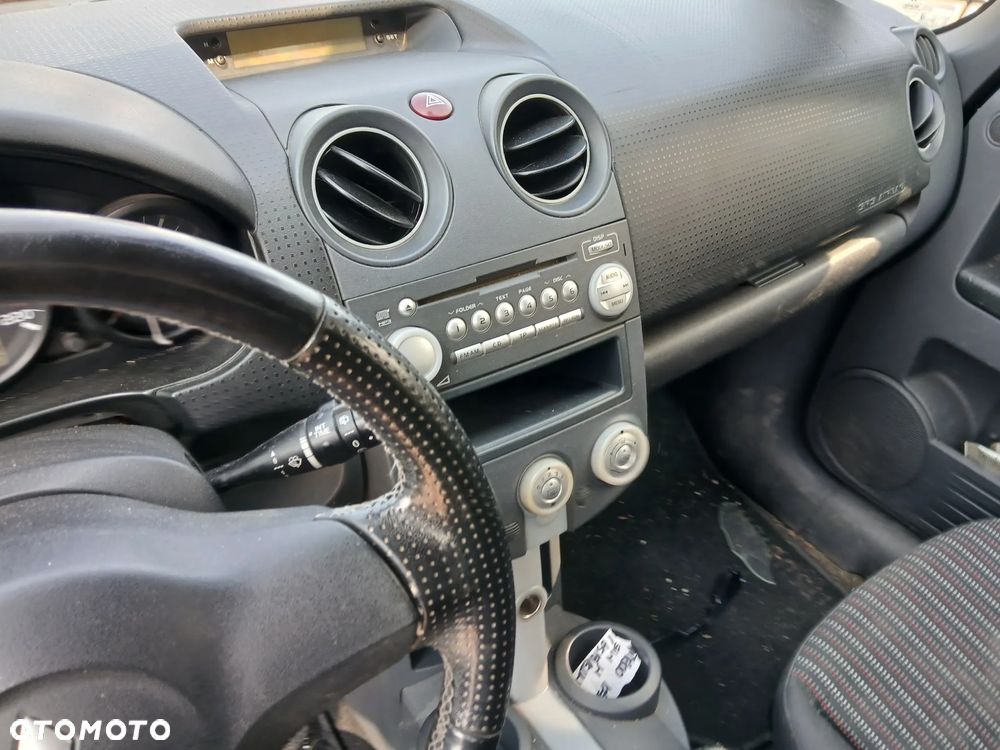 Mitsubishi Colt VI fotel fotele kanapa deska kokpit podsufitka boczek boczki klamka podłokietnik licznik - 5