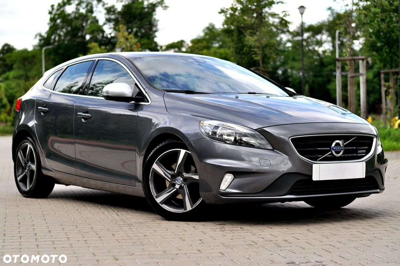 Volvo V40 D2 R-Design Momentum - 1