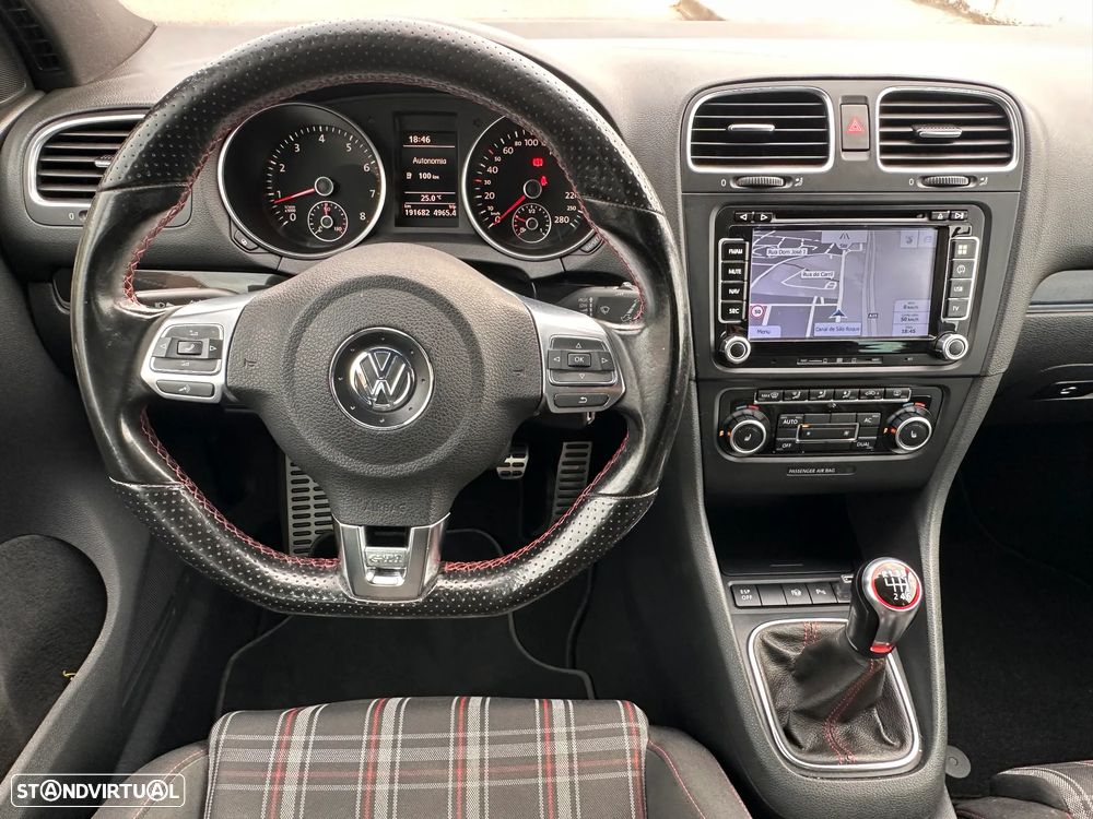 VW Golf 2.0 GTI - 24