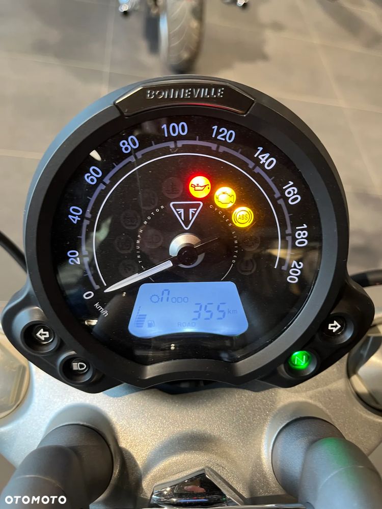 Triumph Speedmaster - 5