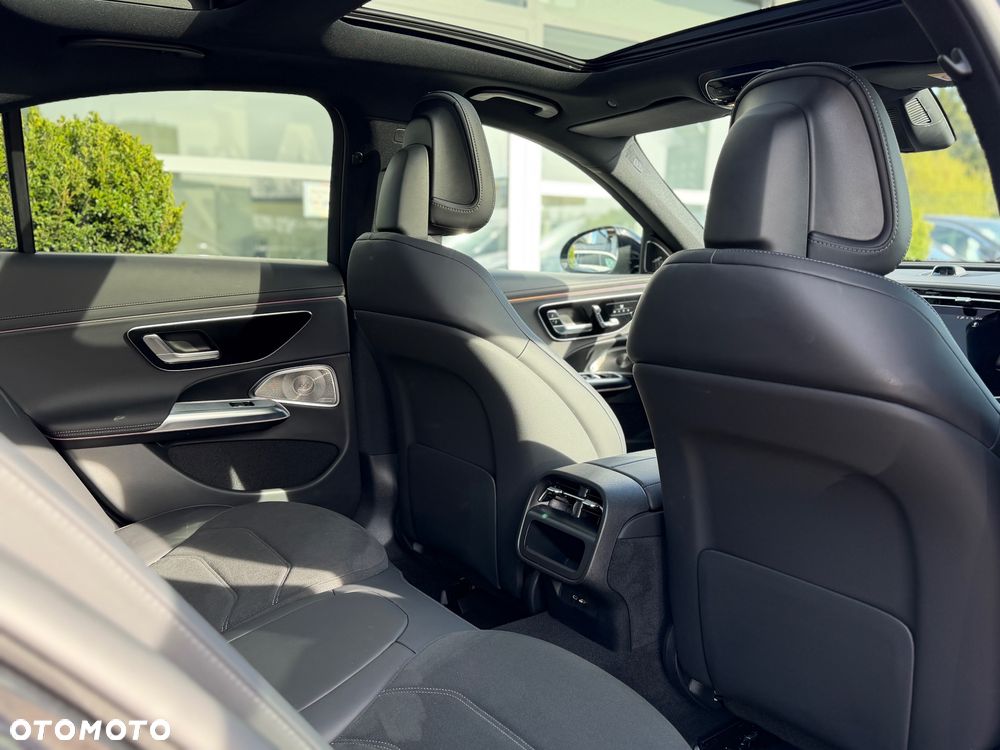 Mercedes-Benz Klasa E 220 d mHEV 4-Matic AMG 9G-Tronic - 19