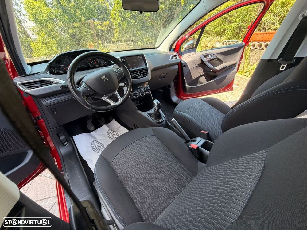 Peugeot 208 1.2 PureTech Style - 29