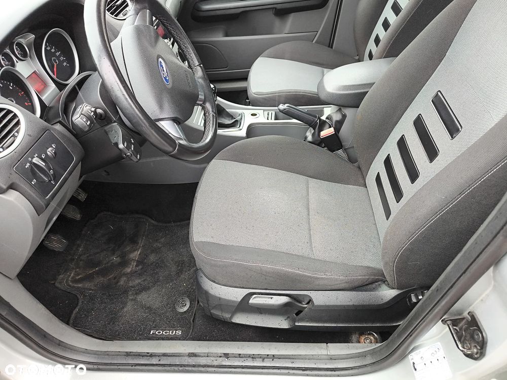 Ford Focus 1.6 Ti-VCT Style - 16