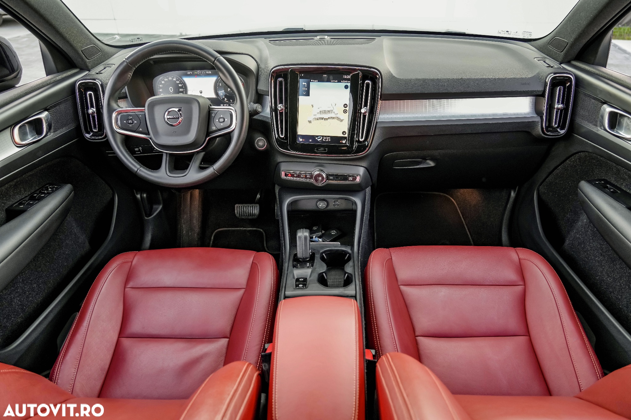Volvo XC 40 T3 Geartronic Momentum - 6