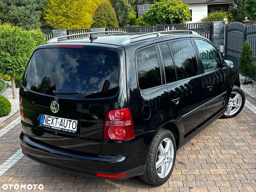 Volkswagen Touran 2.0 TDI DPF Highline - 17