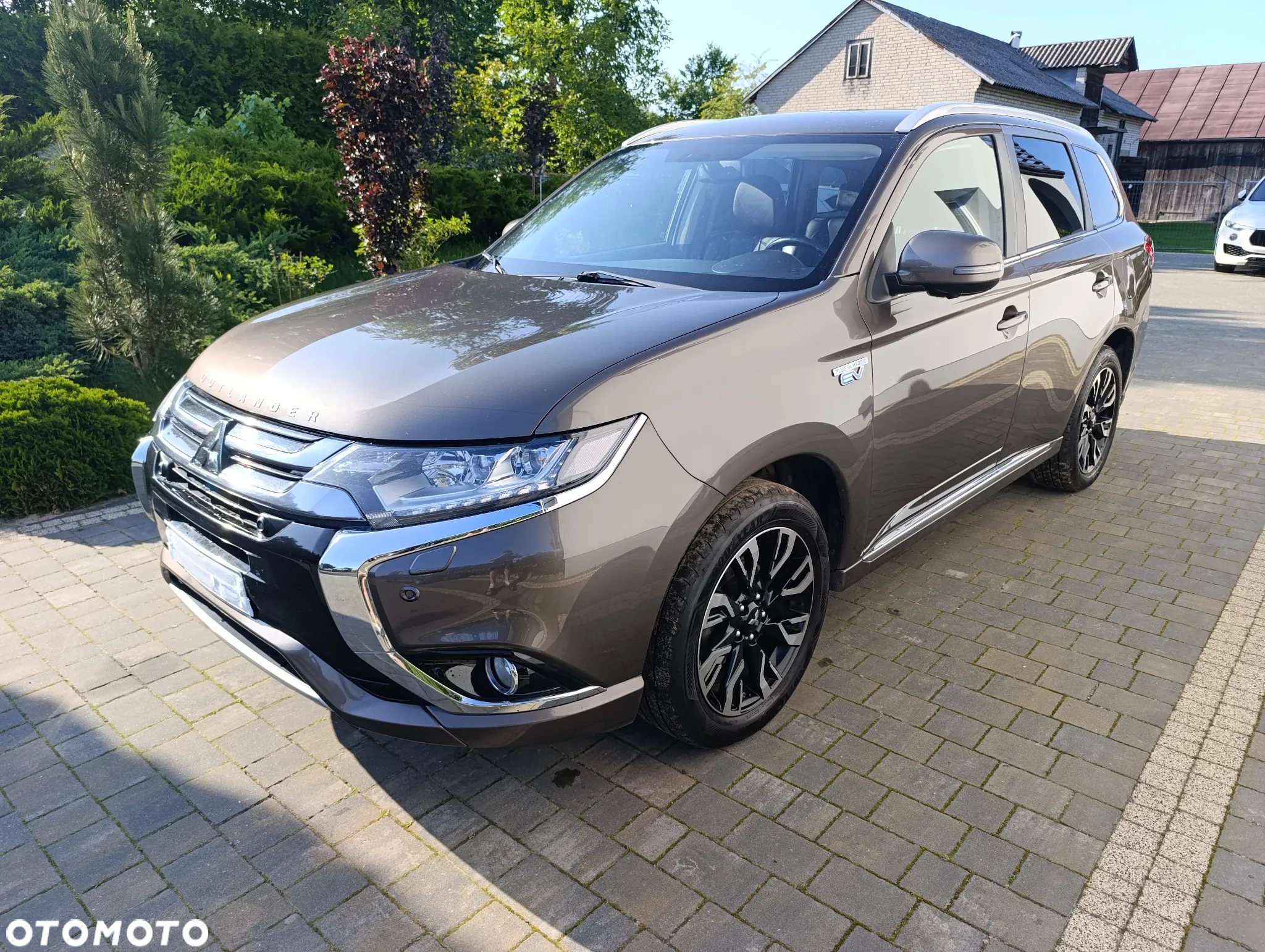 Mitsubishi Outlander 2.0 4WD Plug-In Hybrid Top - 9
