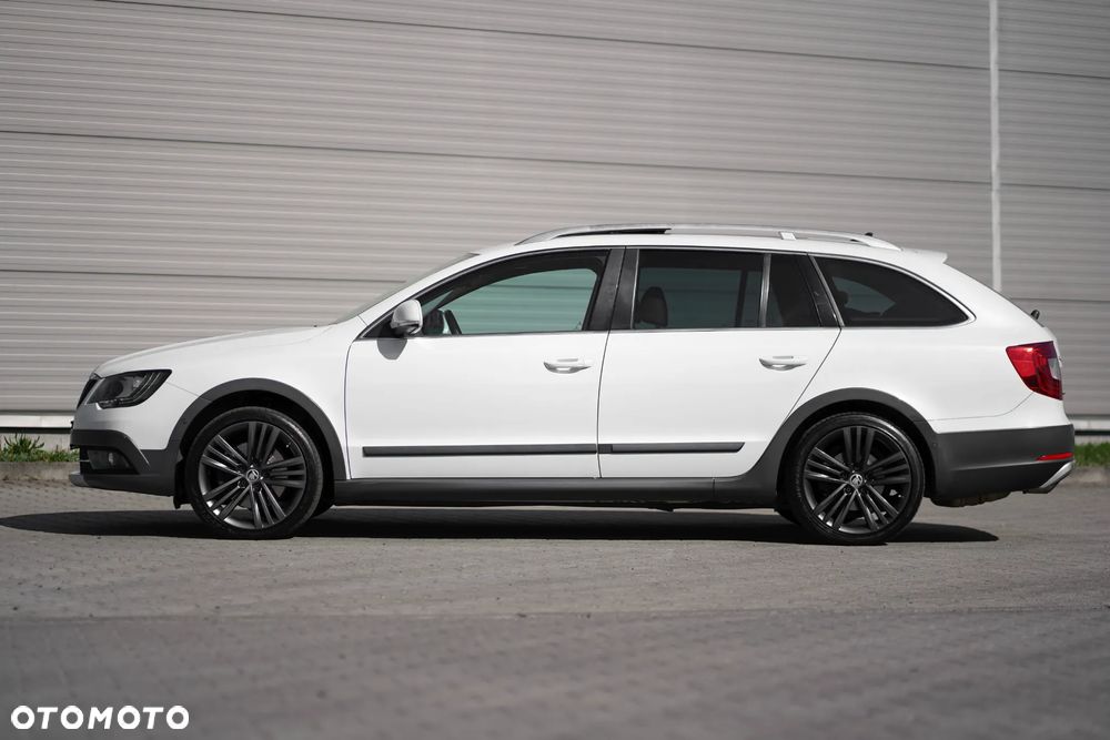 Skoda Superb 2.0 TDI Platinum Outdoor DSG - 10