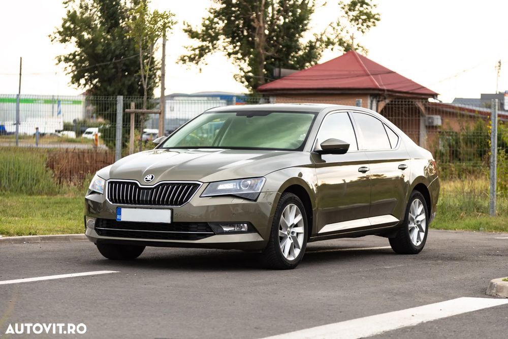 Skoda Superb 2.0 TDI DSG Ambition - 1