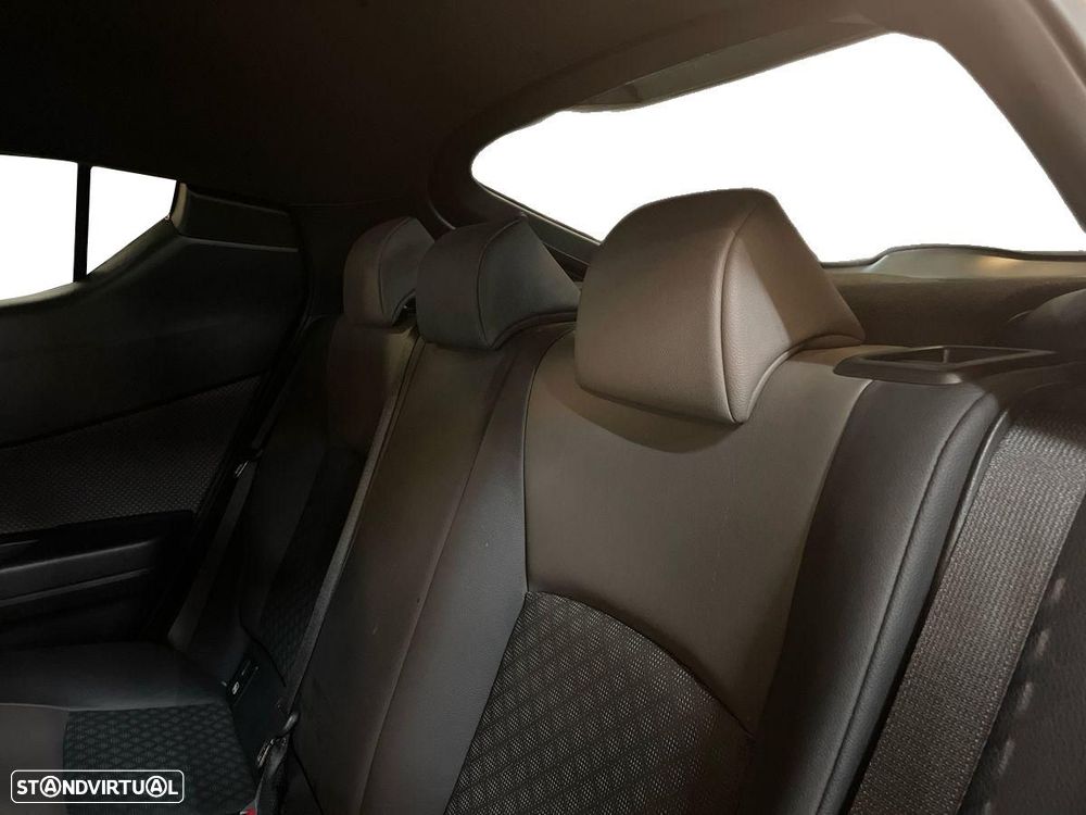 Toyota C-HR 1.8 HSD Exclusive+P.Luxury - 15
