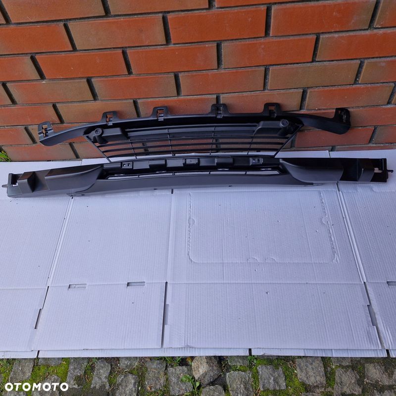 WKŁADKA WLOTU POWIETRZA BMW F30 51117284812