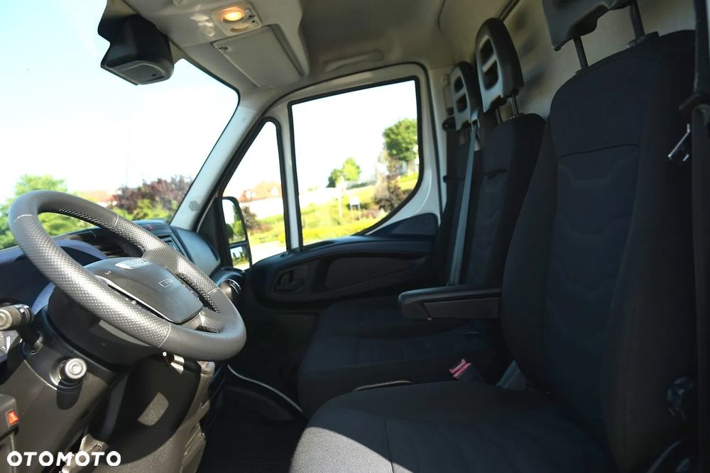 Iveco DAILY 50-180 * KONTENER Długość 6,1m 12epal* PRZEB 166 000km! * Salon Polska - 26