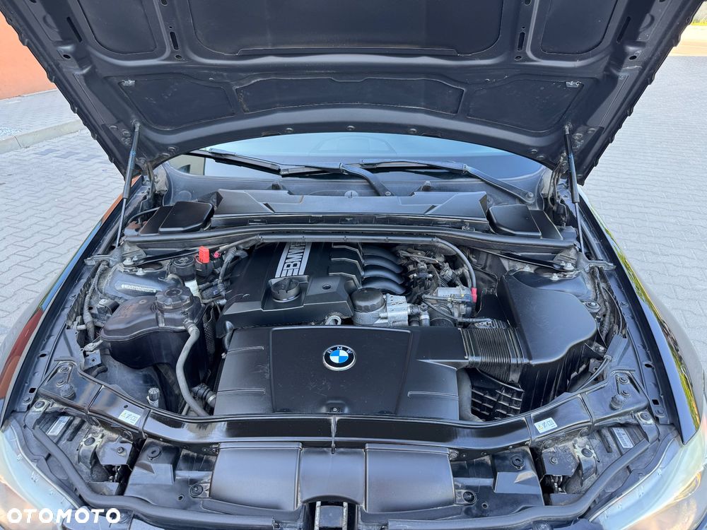 BMW Seria 3 318i Edition Sport - 13