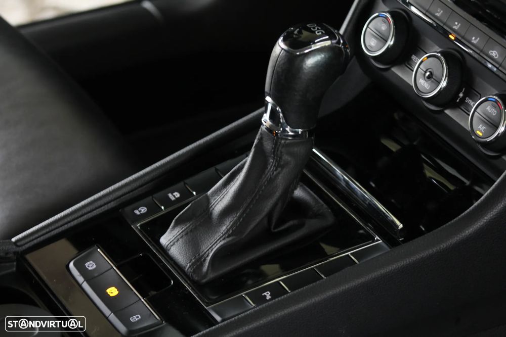 Skoda Superb Break 1.6 TDI Style DSG - 25