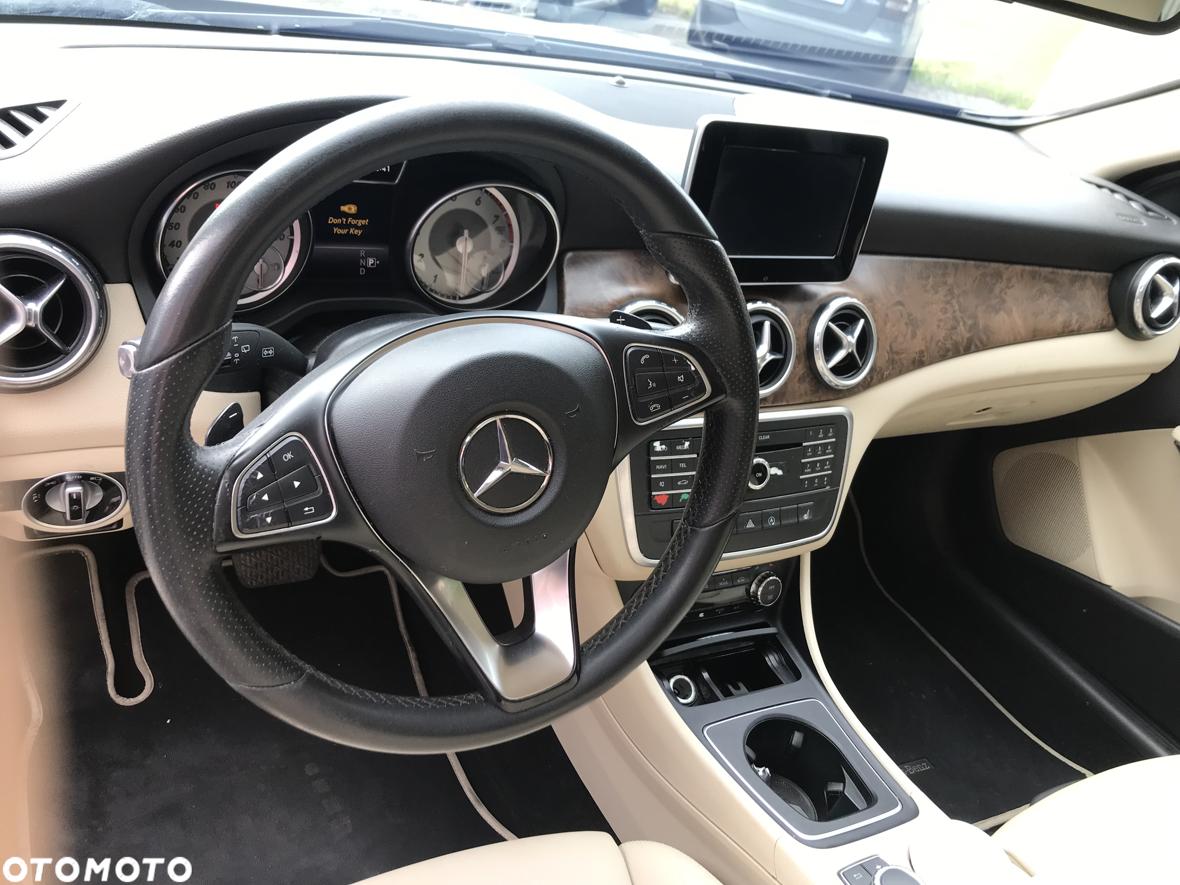 Mercedes-Benz GLA - 2