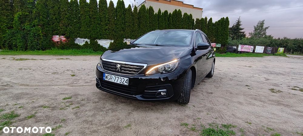 Peugeot 308 1.2 PureTech GPF Allure S&S - 6
