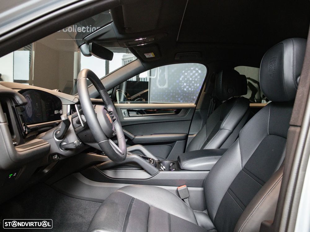 Porsche Cayenne Coupé E-Hybrid Black Edition - 25