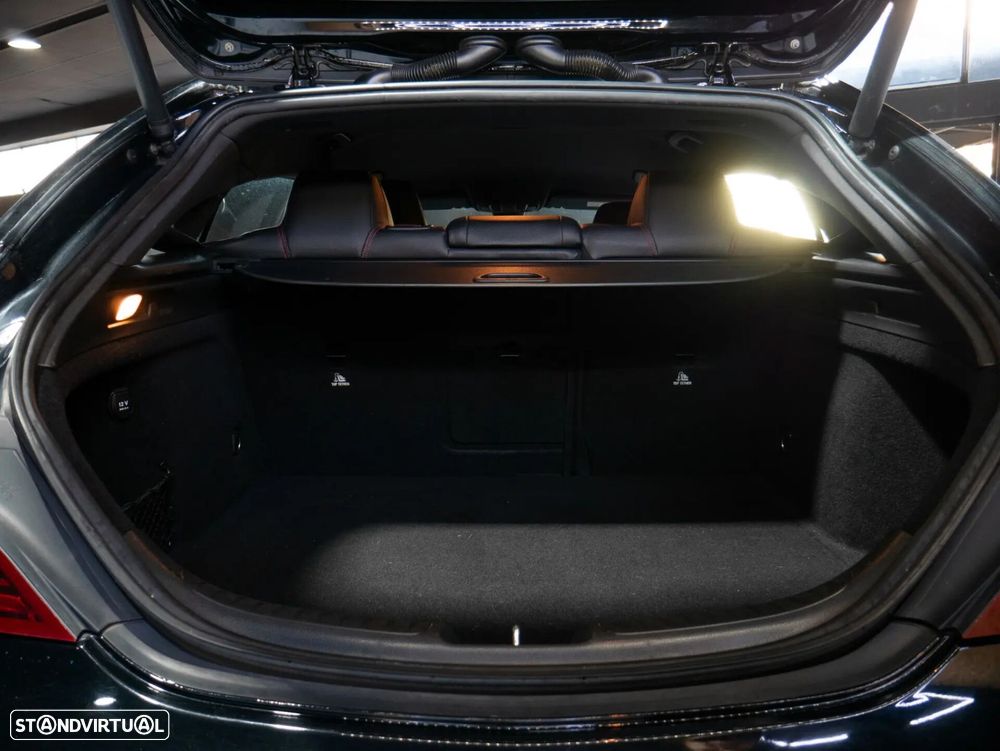 Mercedes-Benz CLA 200 d Shooting Brake AMG Line Aut. - 10