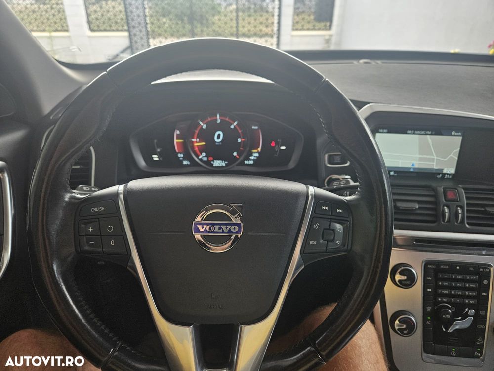 Volvo XC 60 D4 AWD Ocean Race - 13