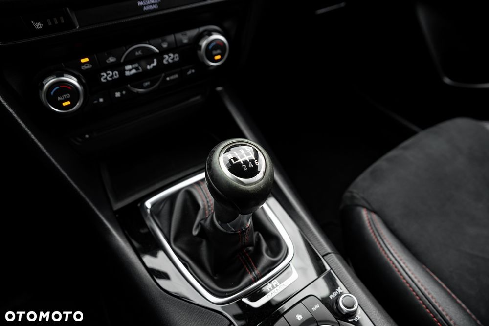Mazda 3 SKYACTIV-G 120 NAKAMA - 38