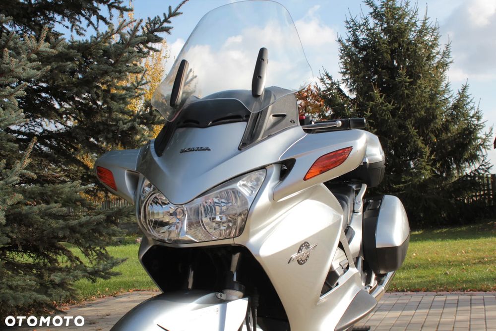 Honda ST - 23