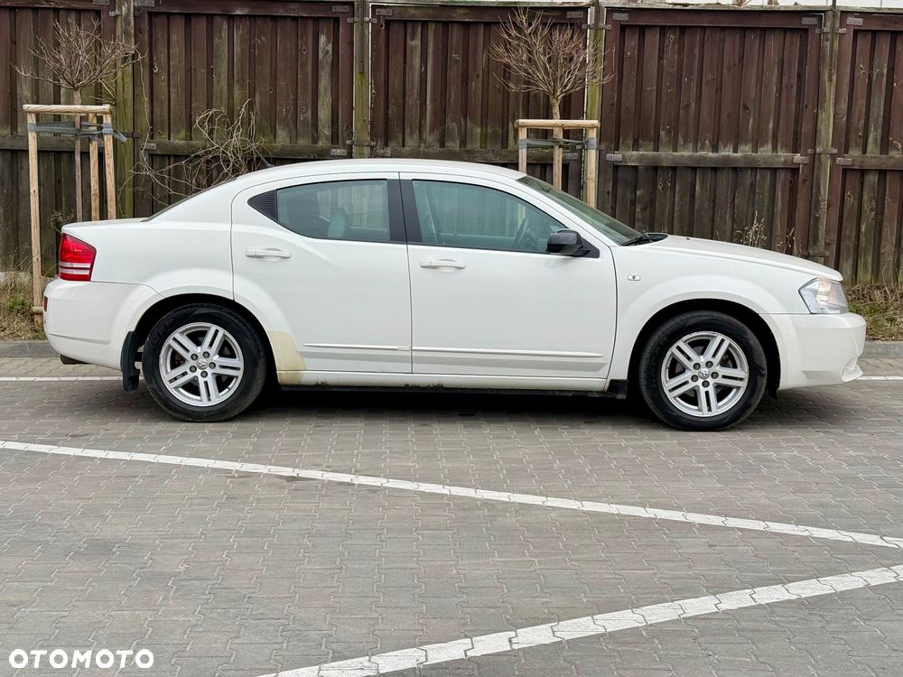 Dodge Avenger - 5