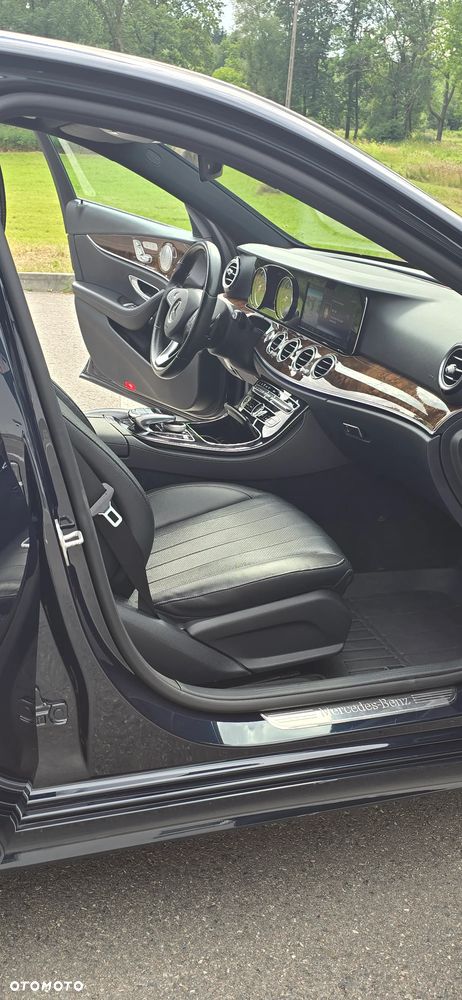 Mercedes-Benz Klasa E 300 9G-TRONIC - 8