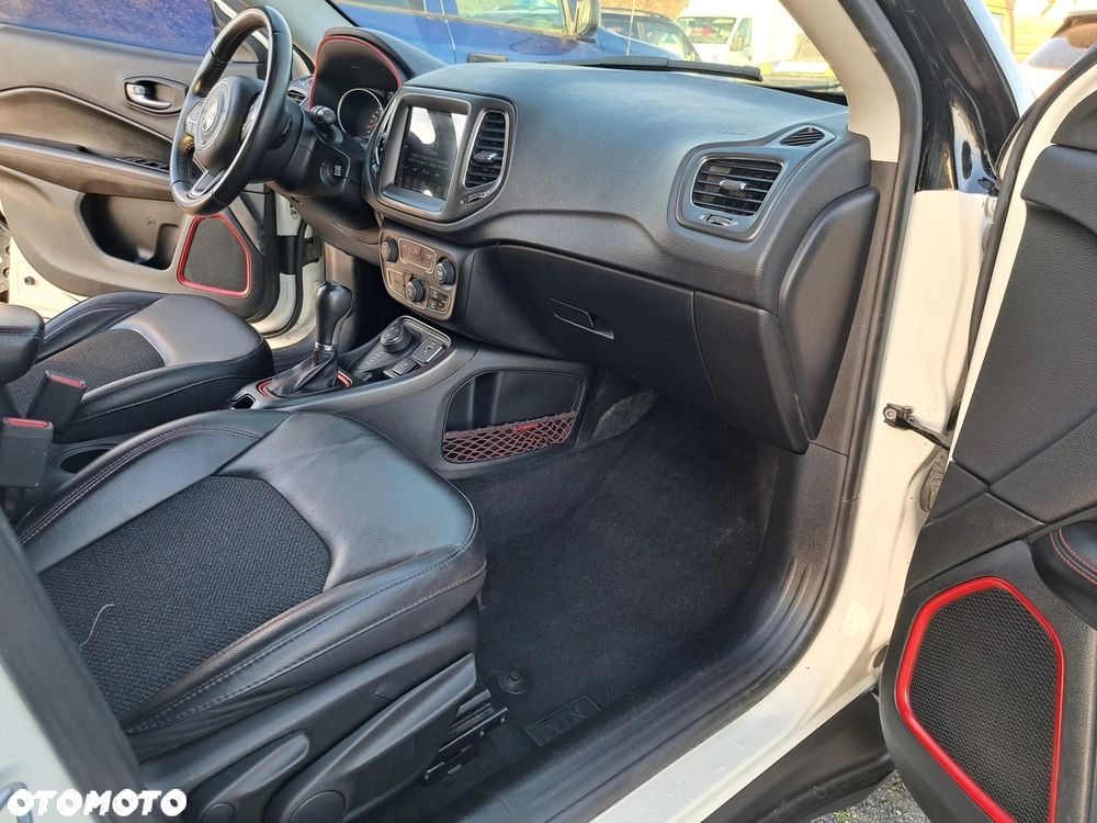 Jeep Compass - 16