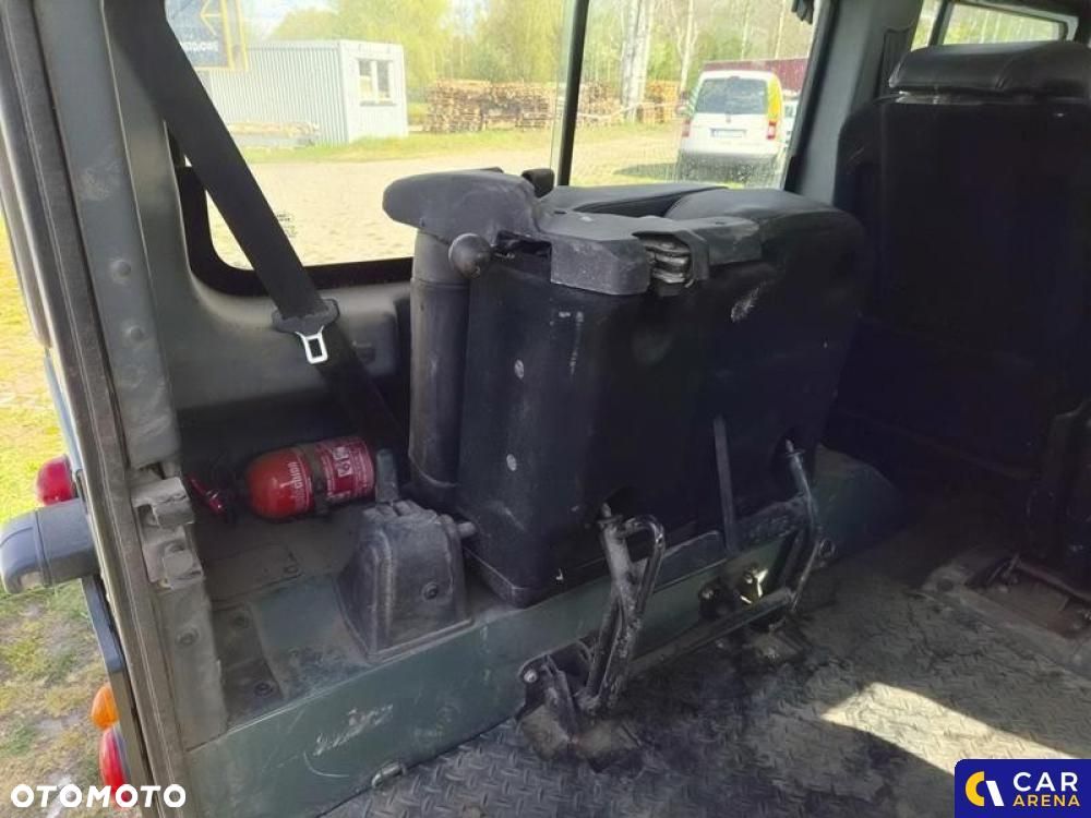 Land Rover Defender - 27