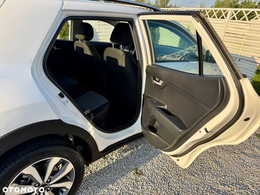 Kia Stonic 1.0 T-GDI L Business Line DCT - 38
