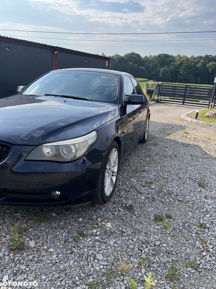 BMW E60 2006 photo 2