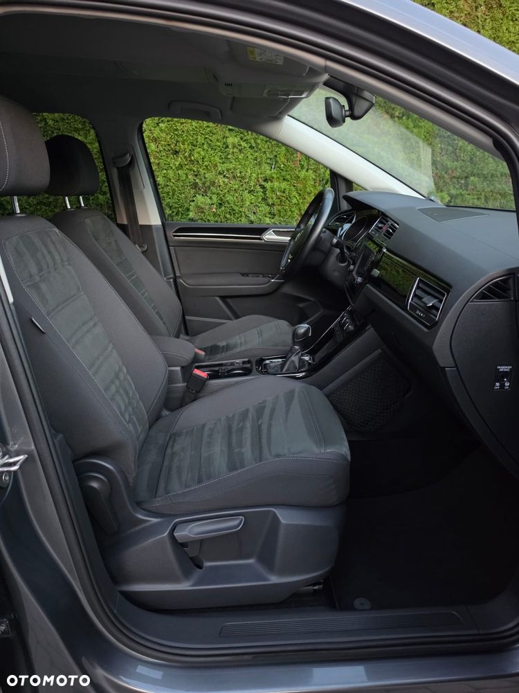 Volkswagen Touran - 24