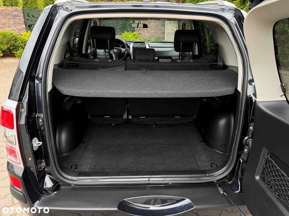 Suzuki Grand Vitara 2.0 Comfort + - 16