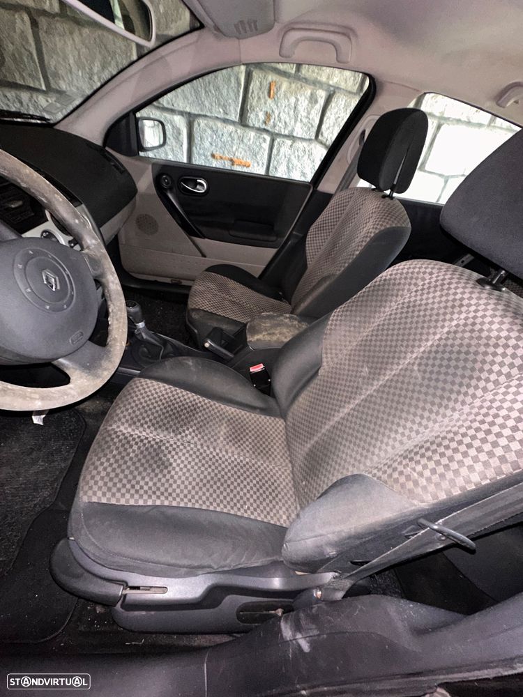Renault Mégane 1.5 dCi Confort - 8