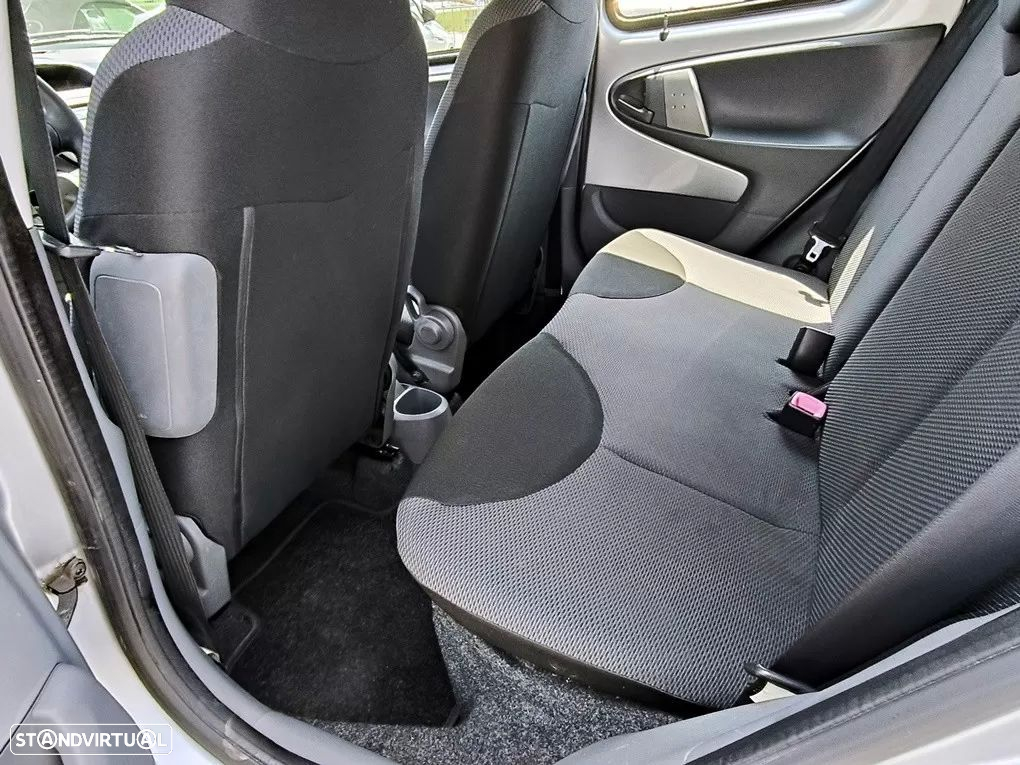 Toyota Aygo 1.0 + AC+VSC - 15