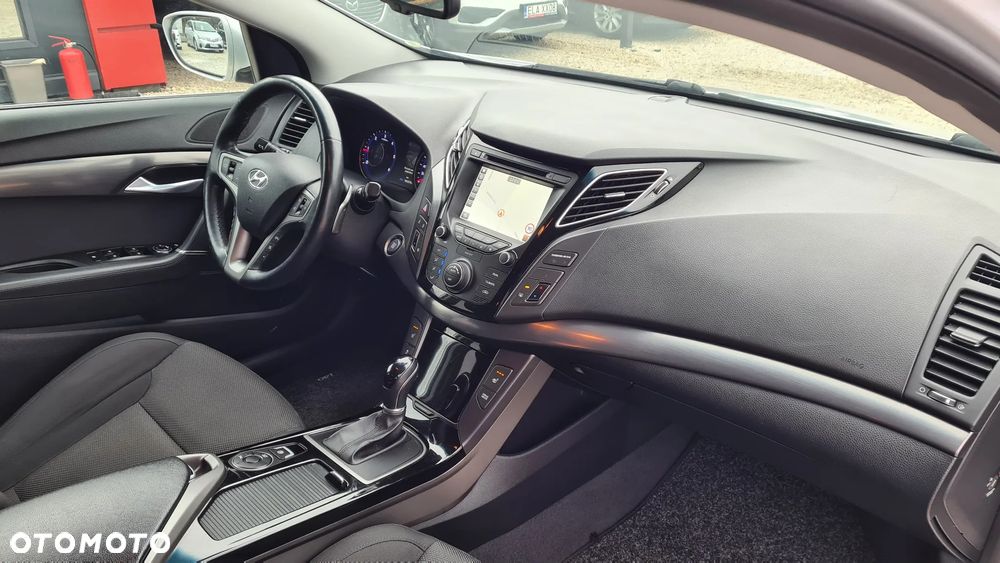 Hyundai i40 Kombi 1.7 CRDi DCT Premium - 17