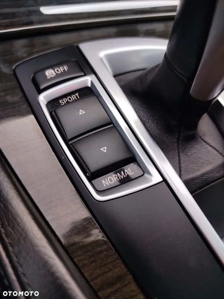 BMW Seria 5 528i - 17