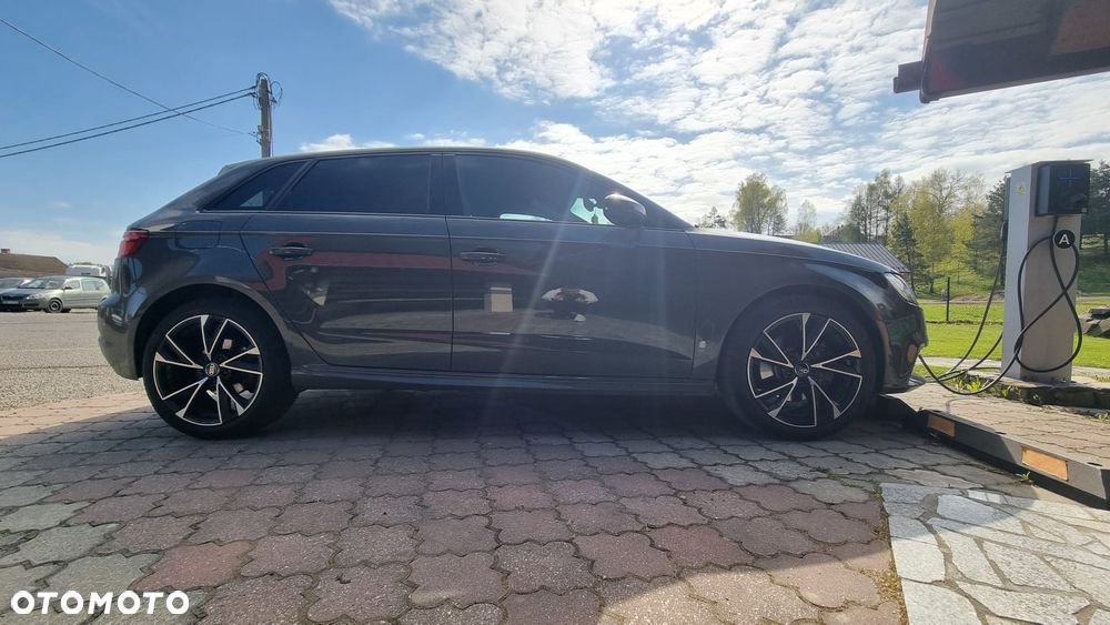 Audi A3 Sportback - 2