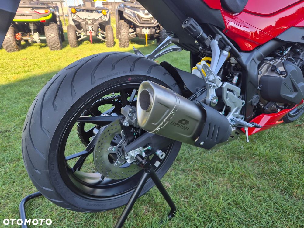 QJMOTOR SRK 800RR - 18