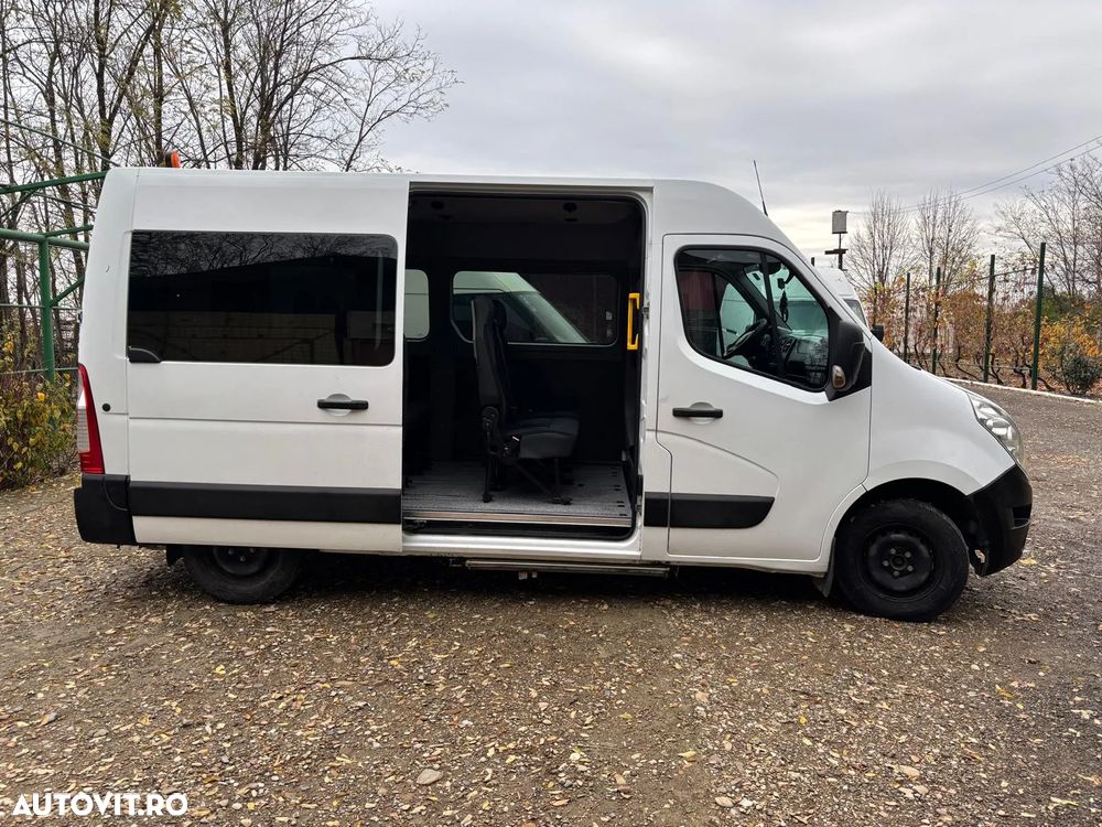 Renault Master 2.3 Combi 3,5t L2H2 8+1 locuri 4,7 m3 Confort - 2