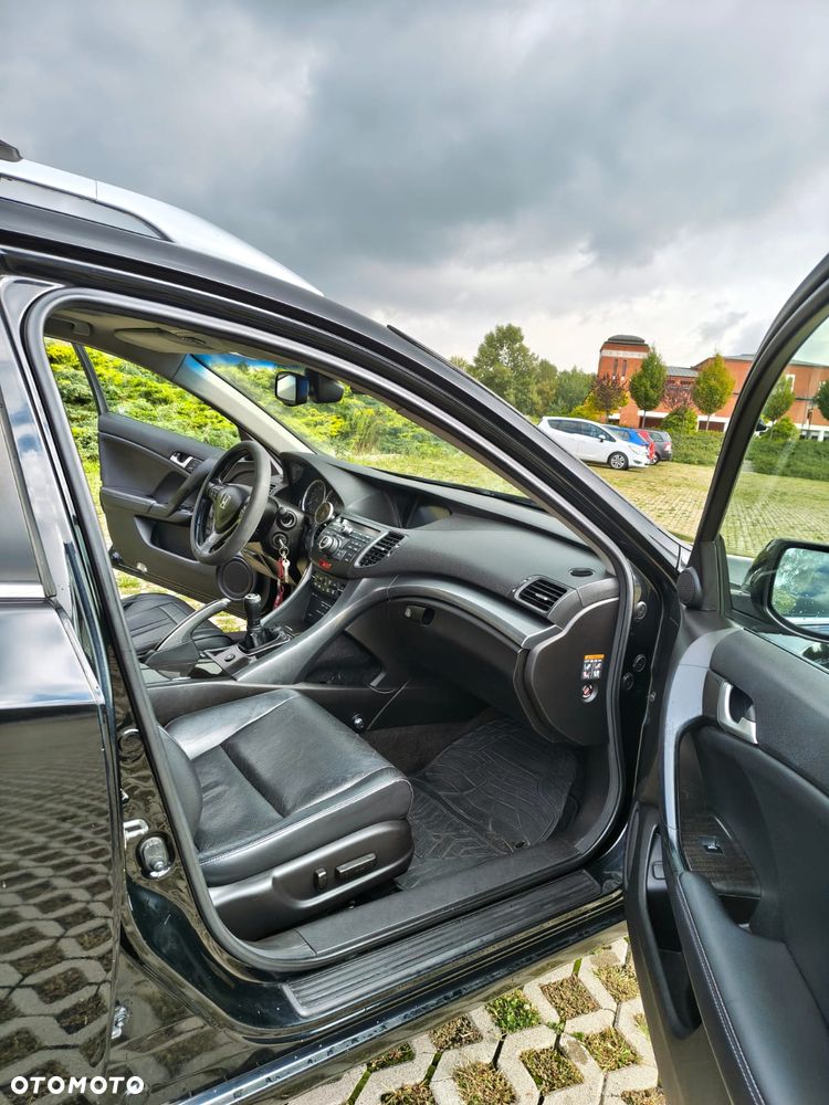 Honda Accord 2.0 Executive Nav - 16