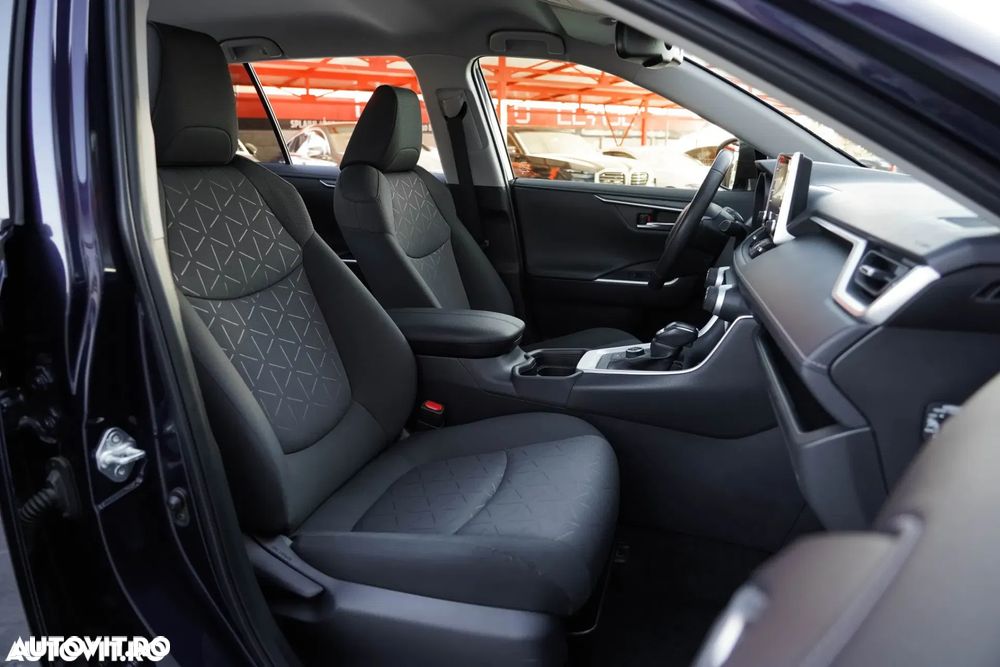 Toyota RAV4 - 16