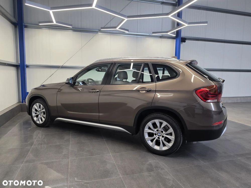 BMW X1 xDrive18d xLine - 12