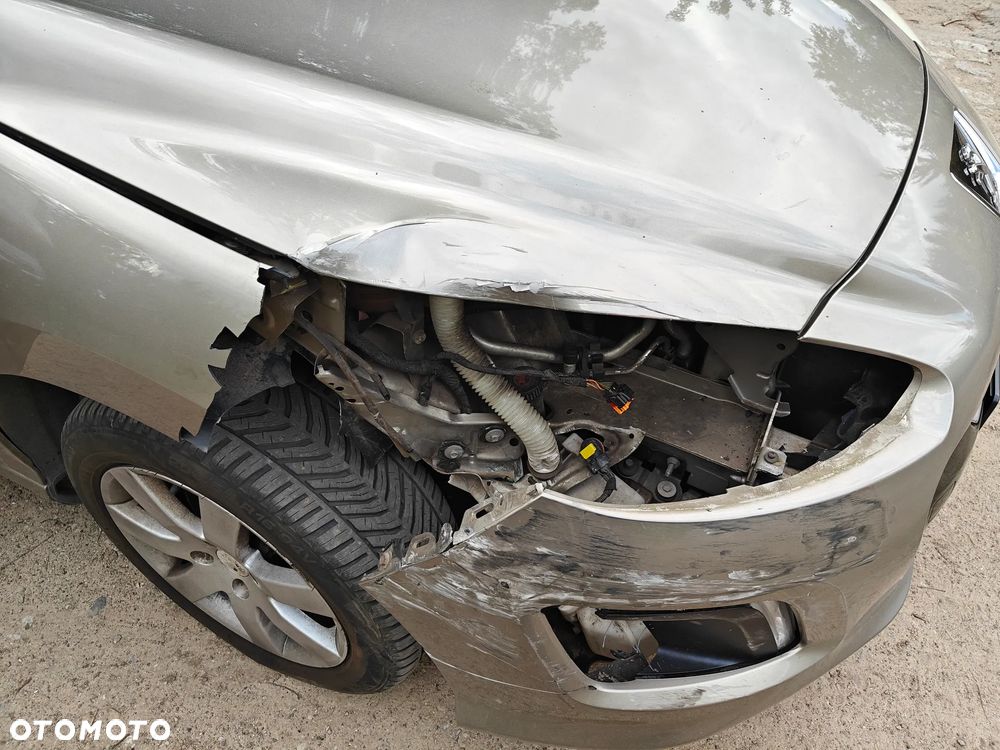 Peugeot 308 1.6 HDi Premium - 15