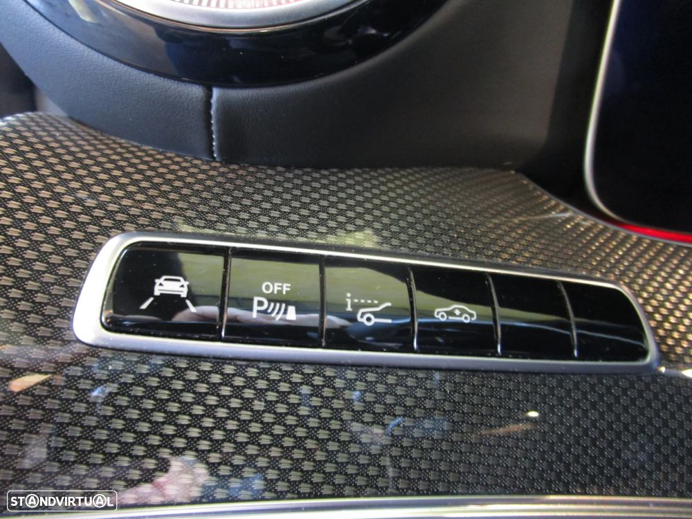 Mercedes-Benz E 53 AMG 4Matic+ - 32