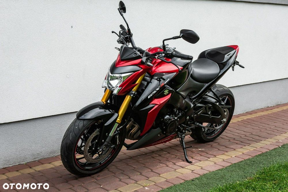 Suzuki GSX - 7