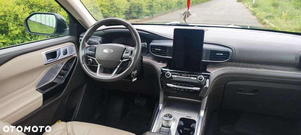 Ford Explorer - 23