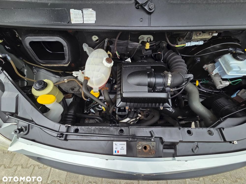 Nissan Interstar - 25