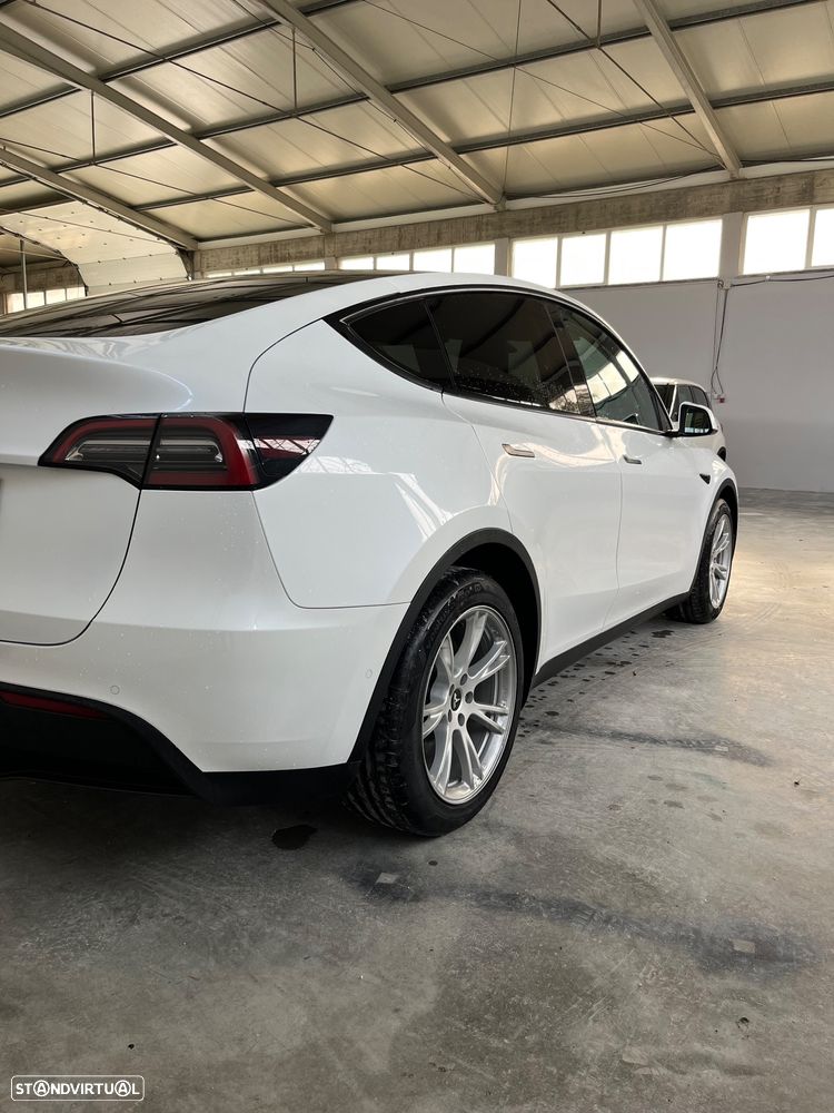 Tesla Model Y Long Range Dual Motor AWD - 4